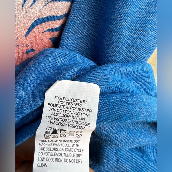 Lucky Brand Pineapple Graphic Scoop Neck T Shirt (sm) - Picture 5 of 5